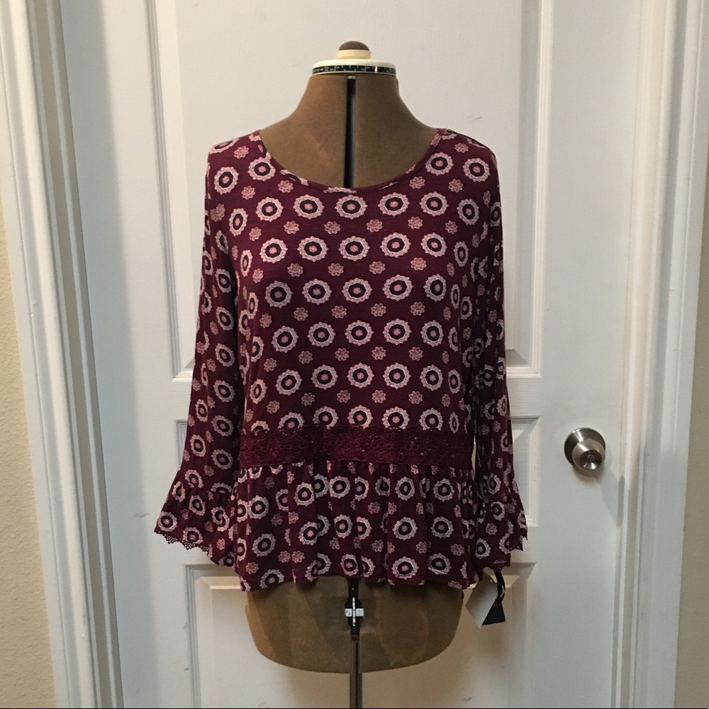 NWT Takara Bell Sleeve Peplum Top - Picture 6 of 9